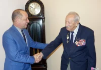 Stanisław Faliński – uczestnik walk pod Monte Cassino odwiedził starostę - zdjęcie główne