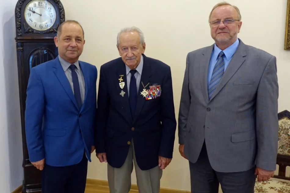 Stanisław Faliński – uczestnik walk pod Monte Cassino odwiedził starostę - zdjęcie 2