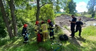 43-latek, którego wydobyto z wody, przeżył zdarzenie. Policja wyjaśnia okoliczności  - zdjęcie 2