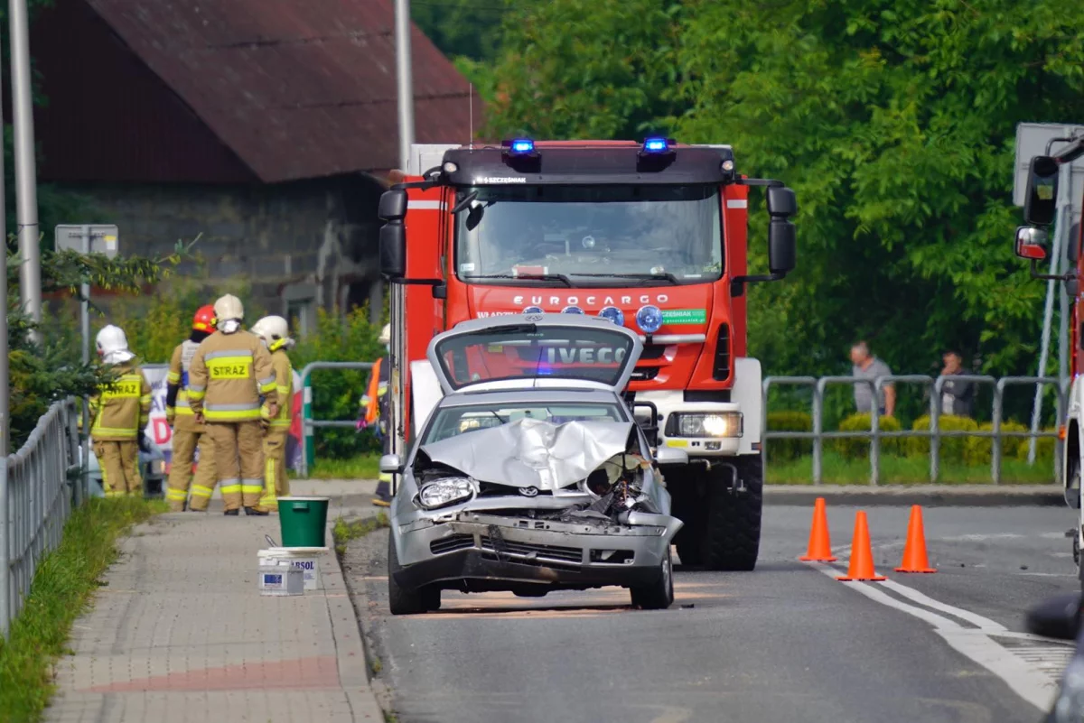 Zderzenie dwóch aut na "krajówce"