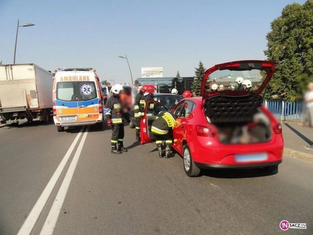 Az trzy auta zderzyły się na Krańcowej w Nowym Sączu