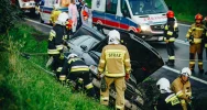 Dachowało Audi, którym podróżowały 4 osoby, w tym dzieci - zdjęcie 3