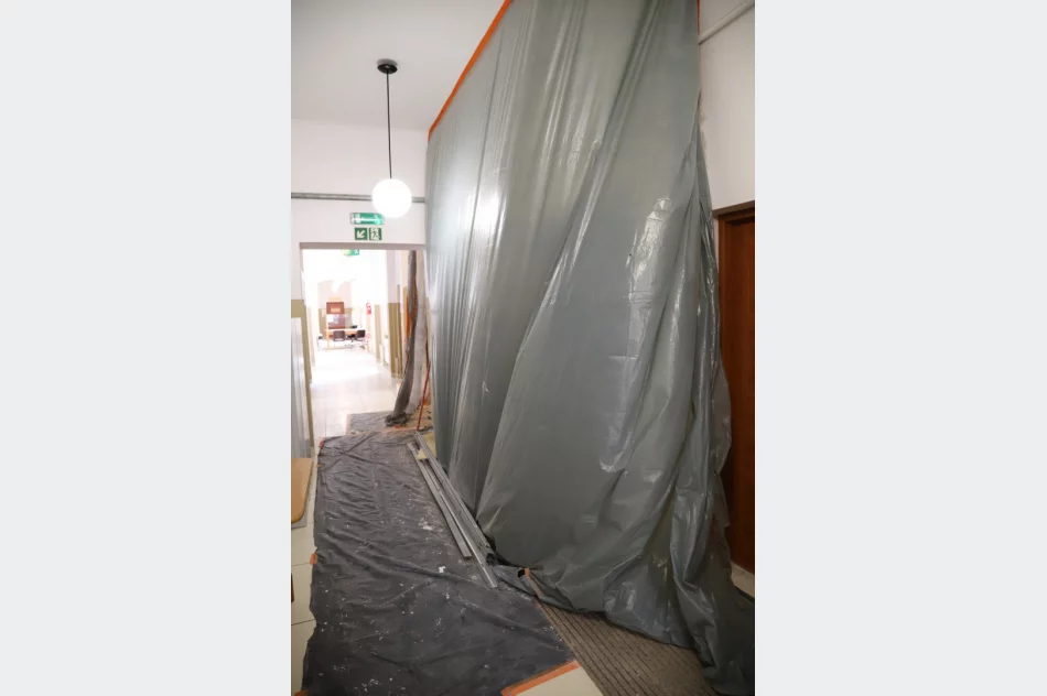 Urząd Gminy Limanowa przystosowywany do potrzeb osób niepełnosprawnych - zdjęcie 3