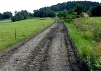 Trwają prace w Siekierczynie na odcinku 3,3 kilometrów drogi „Podlas” - zdjęcie główne