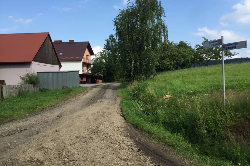 Trwają prace w Siekierczynie na odcinku 3,3 kilometrów drogi „Podlas” - zdjęcie 2