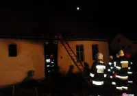 Milik: spłonął dom jednorodzinny - zdjęcie główne