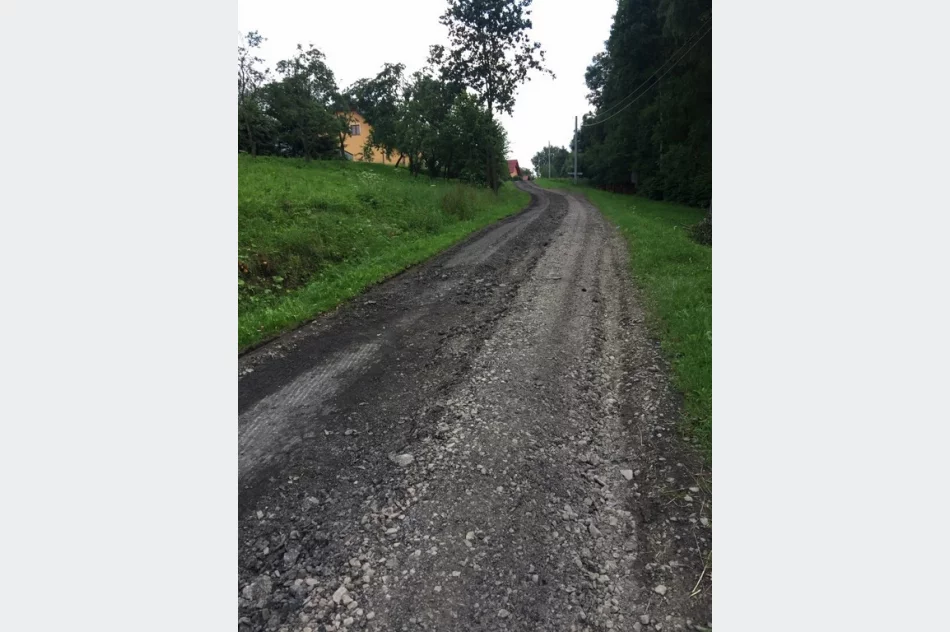 Trwają prace w Siekierczynie na odcinku 3,3 kilometrów drogi „Podlas” - zdjęcie 8