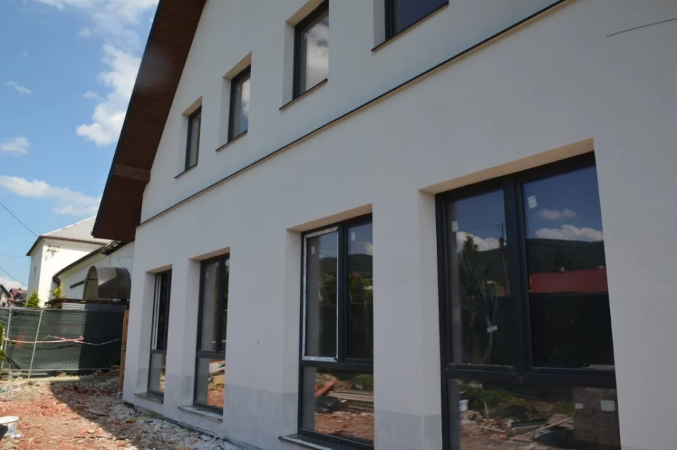 Prace przeniosły się do wnętrza obiektu - zdjęcie 10