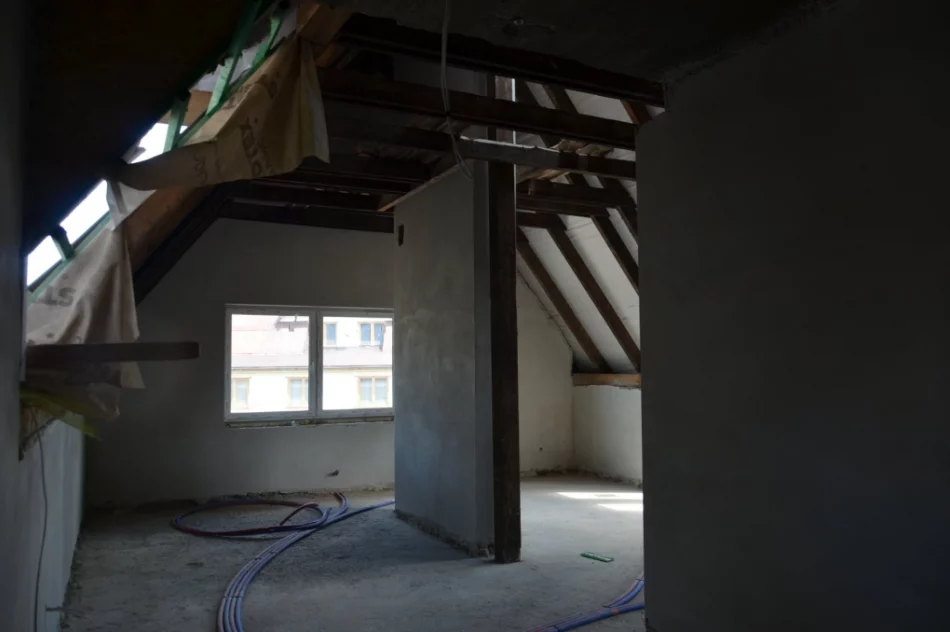 Prace przeniosły się do wnętrza obiektu - zdjęcie 13