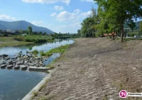 Matka i konkubent trzeźwieją w aresztach, babcia i dzieci zabrane przez krewnych - zdjęcie główne