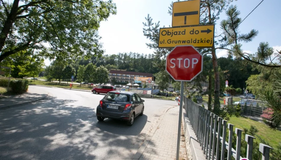 Zmiana za zmianą. Zamiast ustąp jest STOP - zdjęcie 1