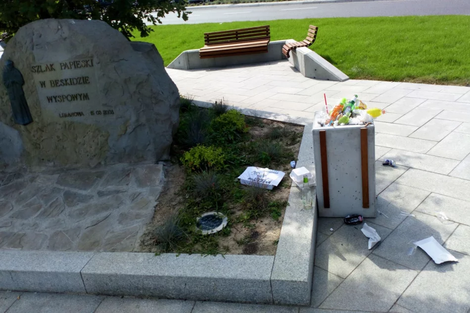 Rynek jak śmietnisko - zdjęcie 2