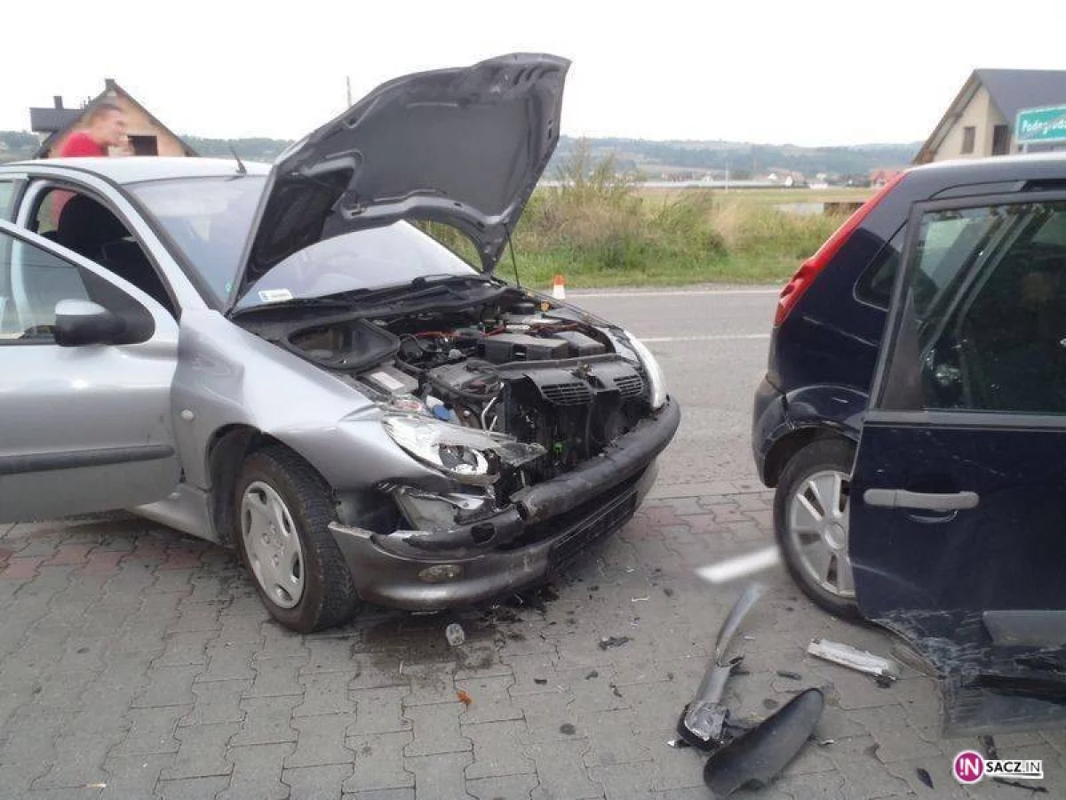 Czarny wtorek na drogach - cztery osoby ranne, pięć uszkodzonych aut