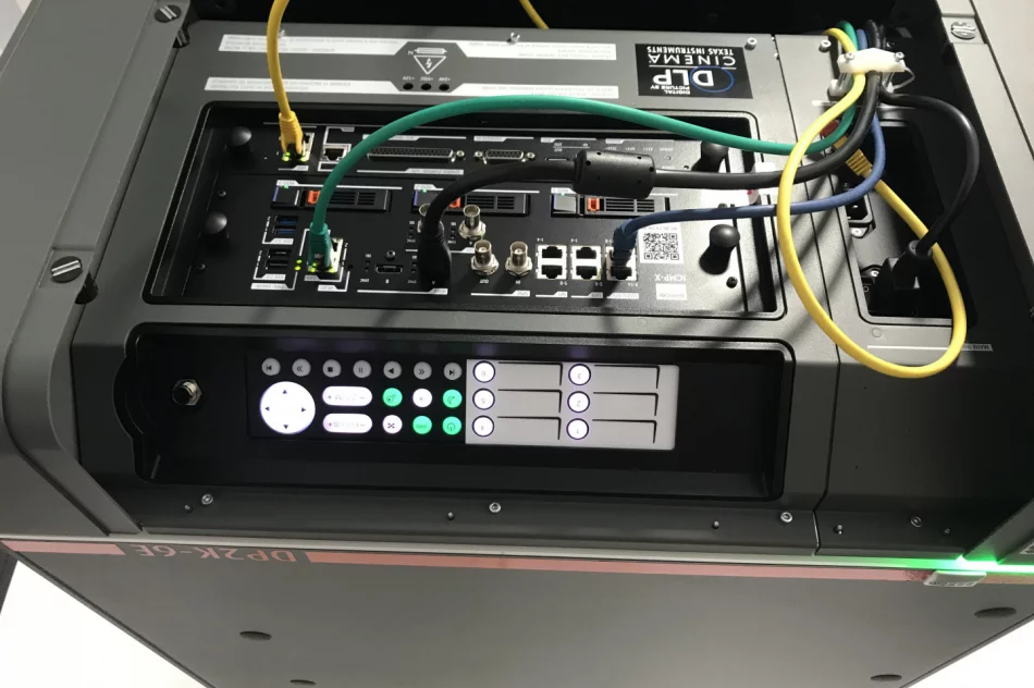 Otwarcie kina tuż, tuż - relacja z prac w kinie - zdjęcie 7