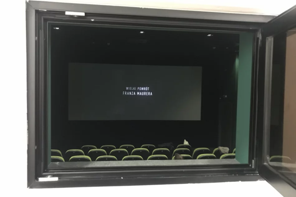 Ostatni etap prac przed otwarciem kina - zdjęcie 2