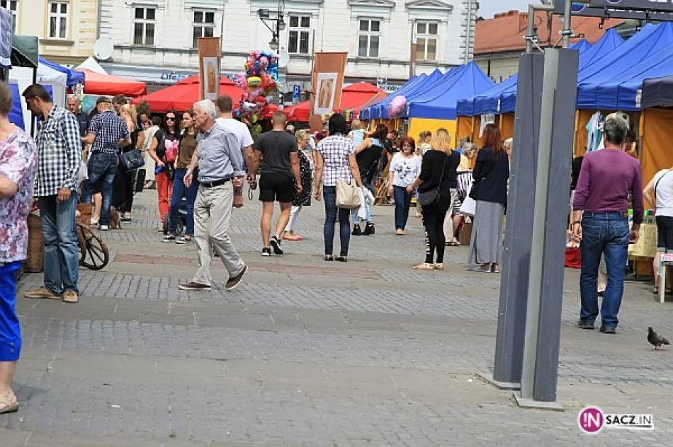 Anioły  na sądeckim Rynku - zdjęcie 3