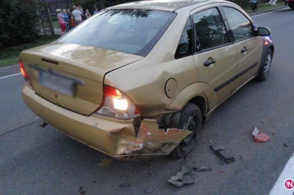 Nowa Wieś – zderzenie dwóch samochodów, jedna osoba ranna - zdjęcie 3