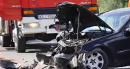 Groźnie wyglądające zderzenie 3 pojazdów, 2 osoby trafiły do szpitala - zdjęcie 5