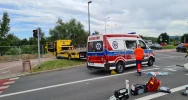Zdarzenie z udziałem karetki. Ambulans przewrócił się na bok, 3 osoby trafiły do szpitala - zdjęcie 3