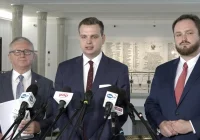 Konfederacja: działania rządu w sprawie koronawirusa są chaotyczne i niewiarygodne - zdjęcie główne