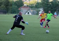 Zmiana lidera w piłkarskiej lidze olbojów - zdjęcie główne