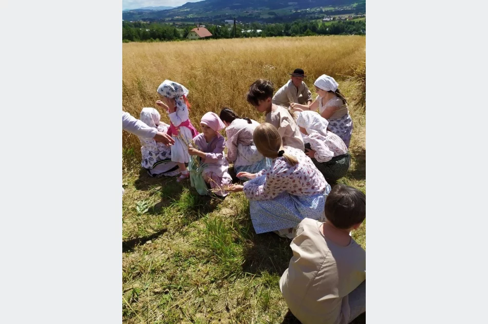 "Wokół chleba" - powrót do przeszłości z Czerwonymi Koralami z Pisarzowej - zdjęcie 12