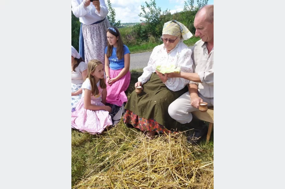 "Wokół chleba" - powrót do przeszłości z Czerwonymi Koralami z Pisarzowej - zdjęcie 14