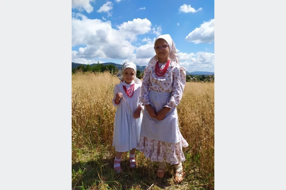 "Wokół chleba" - powrót do przeszłości z Czerwonymi Koralami z Pisarzowej - zdjęcie 15