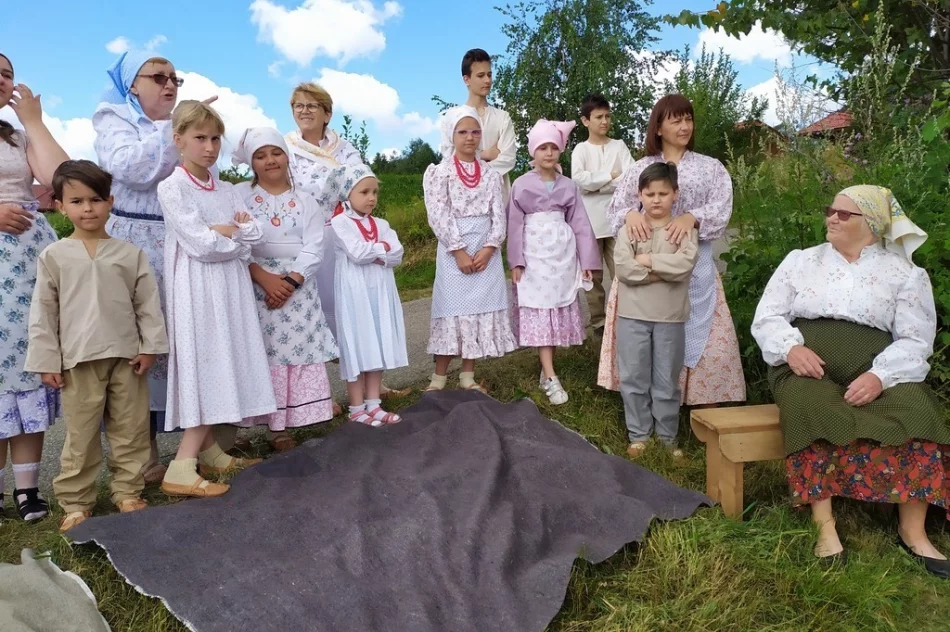 "Wokół chleba" - powrót do przeszłości z Czerwonymi Koralami z Pisarzowej - zdjęcie 18