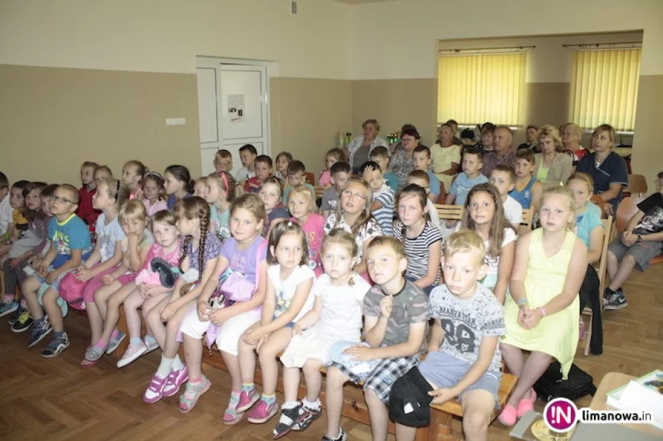 W bibliotekach 'czytanie zbliża' pokolenia - zdjęcie 3