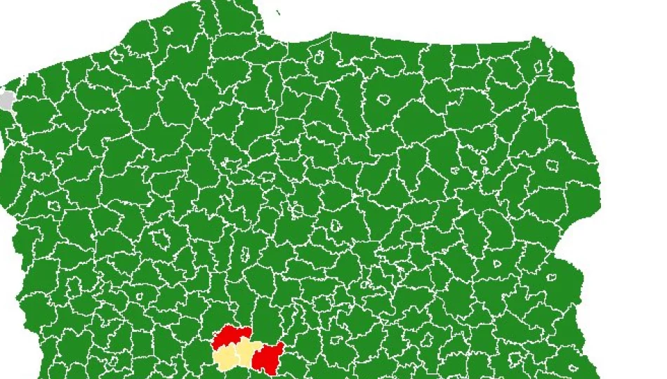 W powiecie bez dodatkowych obostrzeń, Sądecczyzna "na czerwono" - maseczki także na zewnątrz, mniejszy limit uczestników wesel - zdjęcie 1