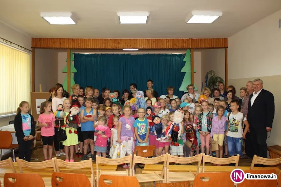 W bibliotekach 'czytanie zbliża' pokolenia - zdjęcie 4