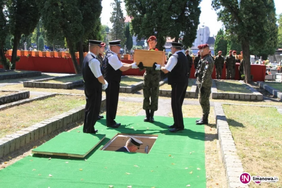 Żołnierze Armii Czerwonej pochowani po raz drugi - zdjęcie 3