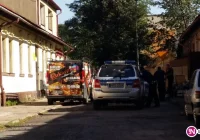 Policjanci zaatakowani nożami. Mieli zatrzymać 17-letniego uciekiniera - zdjęcie główne