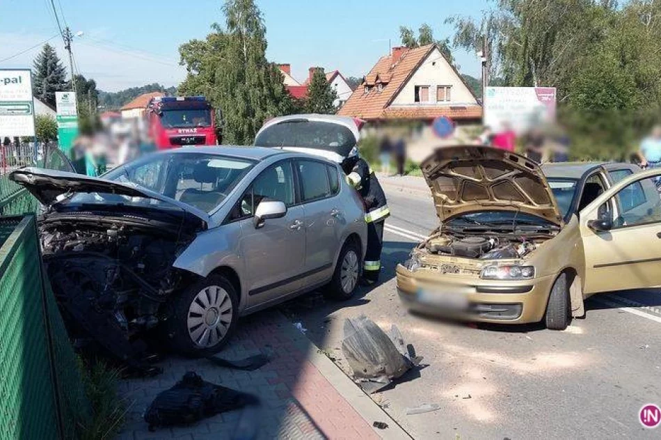 Podegrodzie: zderzenie dwóch samochodów osobowych - zdjęcie 2