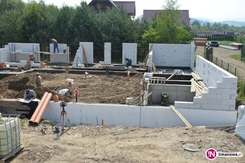 Budowa stacji zgodnie z planem - zdjęcie 2