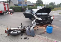 Nowy Sącz, ulica Węgierska – zderzenie samochodu osobowego i motocykla - zdjęcie główne