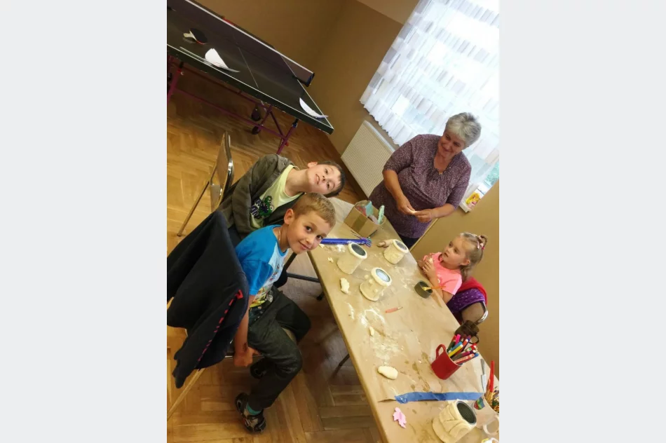 Artystyczne wakacje w świetlicach w Lipowem i Starej Wsi - zdjęcie 16