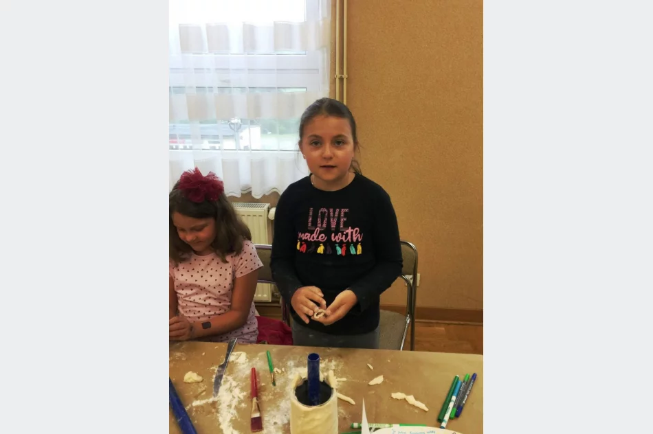 Artystyczne wakacje w świetlicach w Lipowem i Starej Wsi - zdjęcie 19