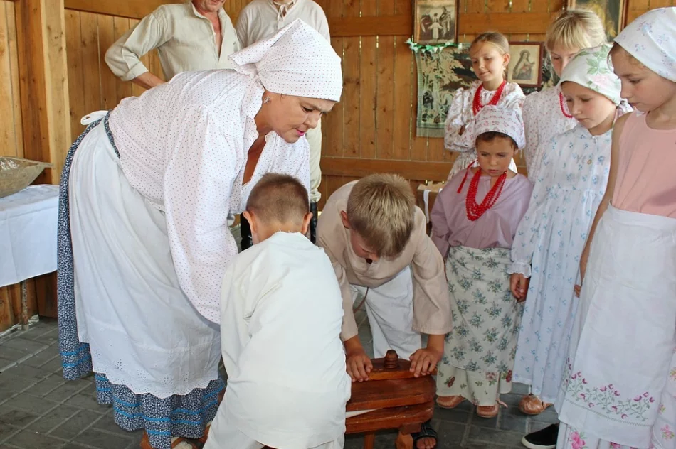 "Wokół chleba" - część druga Warsztatów Artystycznych "Czerwone Korale" - zdjęcie 2