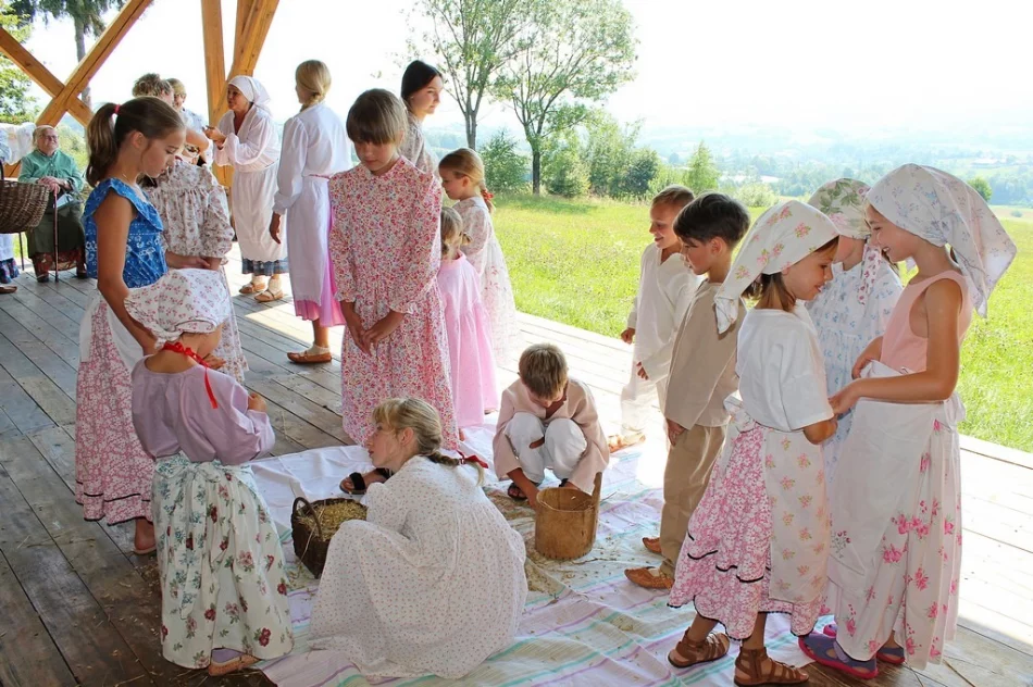 "Wokół chleba" - część druga Warsztatów Artystycznych "Czerwone Korale" - zdjęcie 5