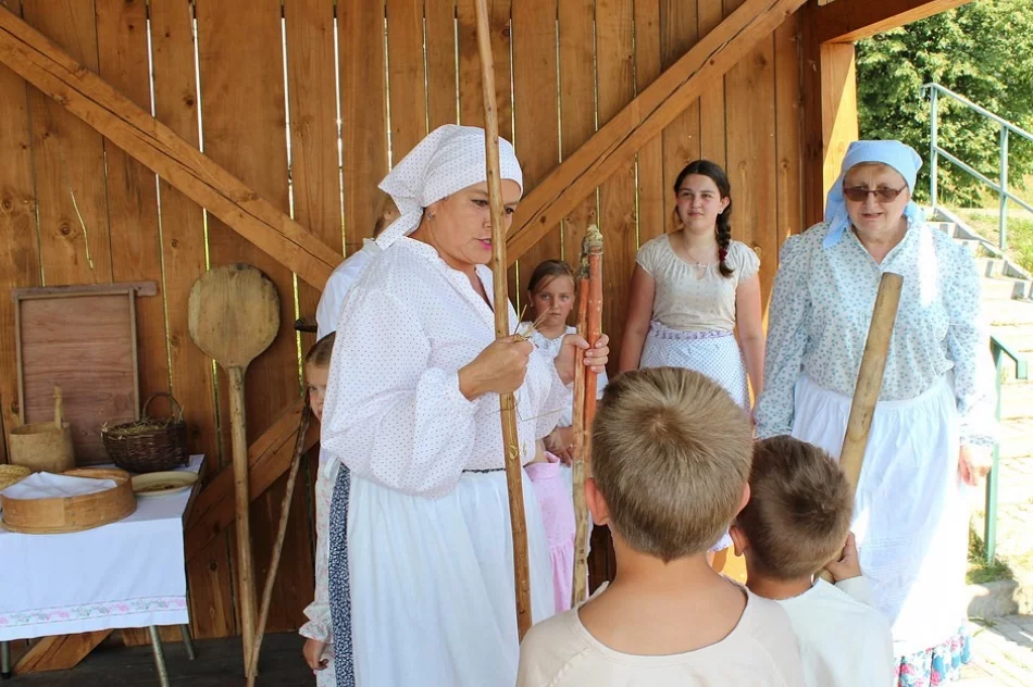 "Wokół chleba" - część druga Warsztatów Artystycznych "Czerwone Korale" - zdjęcie 6