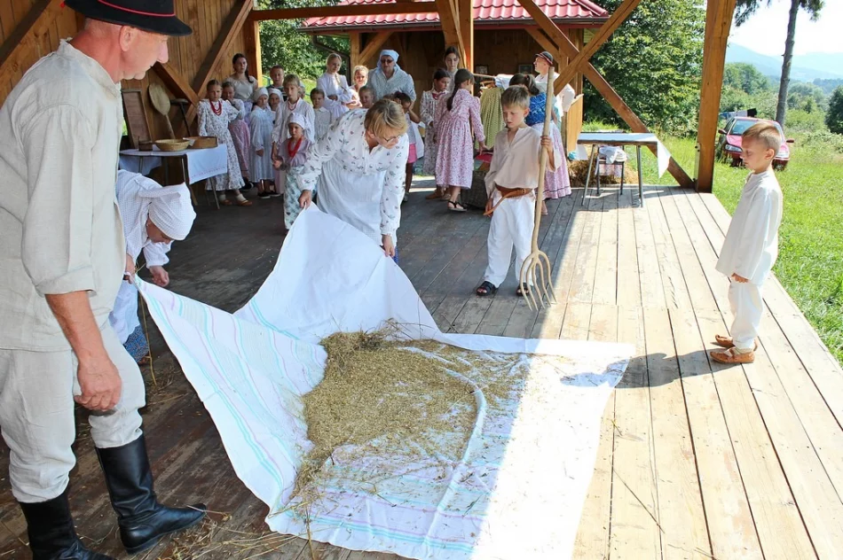 "Wokół chleba" - część druga Warsztatów Artystycznych "Czerwone Korale" - zdjęcie 8