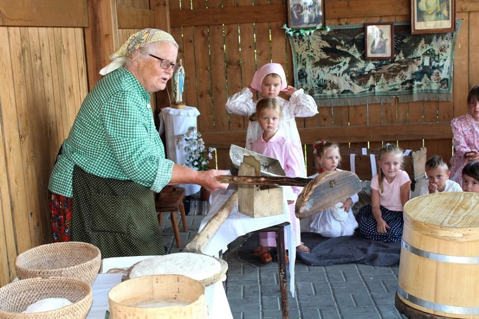 "Wokół chleba" - część druga Warsztatów Artystycznych "Czerwone Korale" - zdjęcie 9