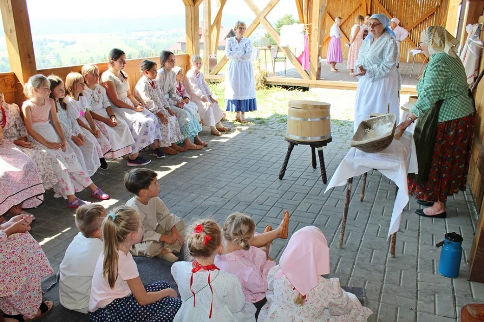 "Wokół chleba" - część druga Warsztatów Artystycznych "Czerwone Korale" - zdjęcie 13