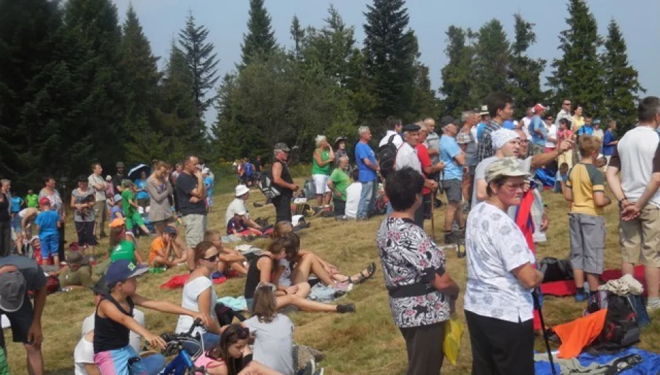 Tysiąc turystów na szczycie Łopienia - zdjęcie 1