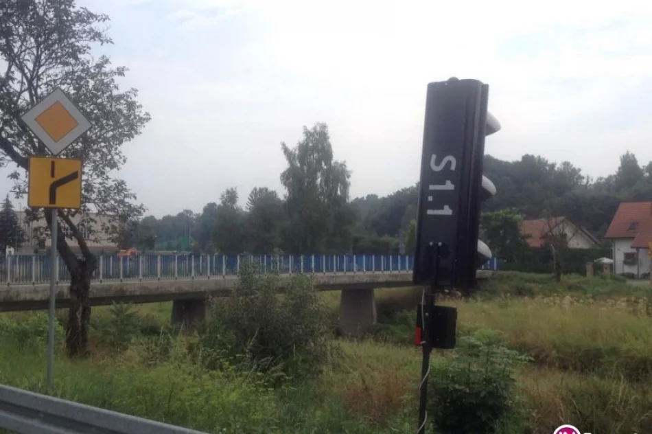 Zamieszanie z sygnalizacją i kłótnie na moście - zdjęcie 3