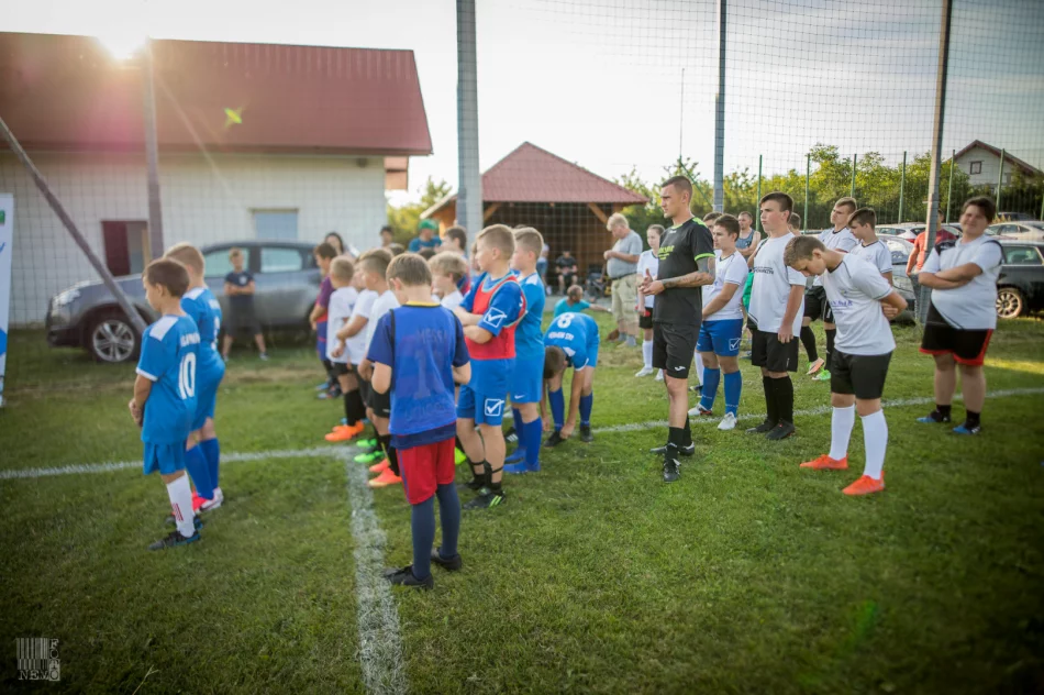 Jerzy Engel na treningu w LKS Rupniów - zdjęcie 2