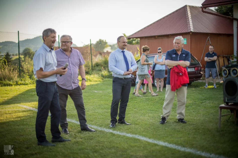 Jerzy Engel na treningu w LKS Rupniów - zdjęcie 5