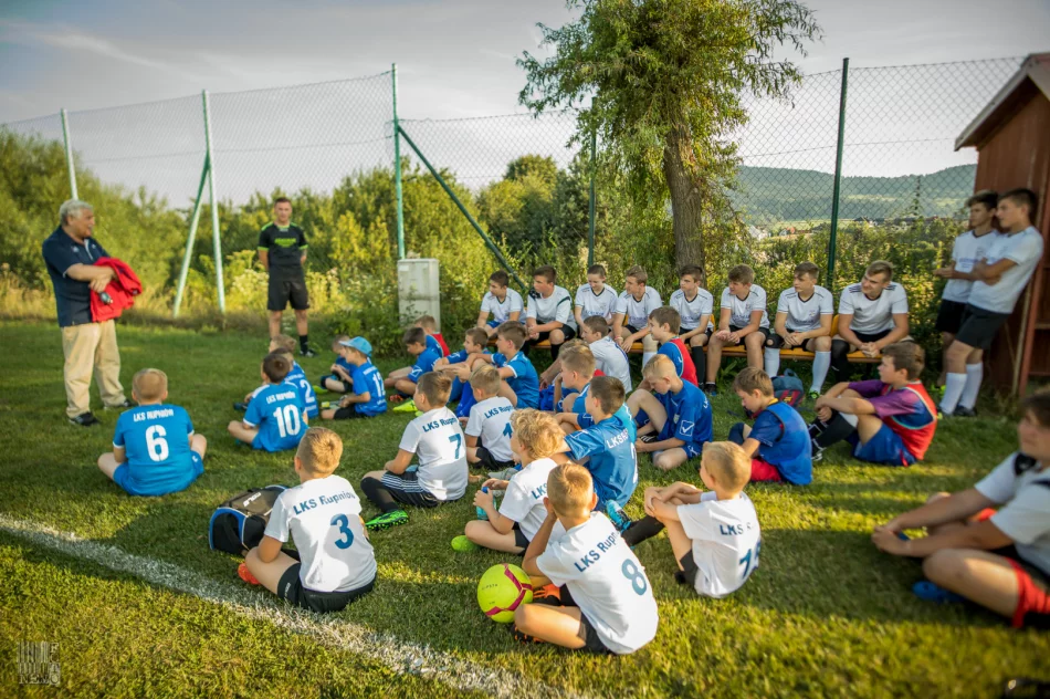 Jerzy Engel na treningu w LKS Rupniów - zdjęcie 10